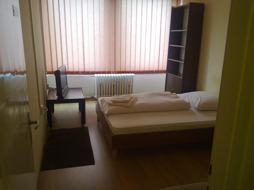 Eszterhazy Karoly Egyetem Hotel เอ็กเกอร์ ภายนอก รูปภาพ