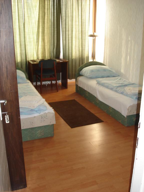 Eszterhazy Karoly Egyetem Hotel เอ็กเกอร์ ภายนอก รูปภาพ